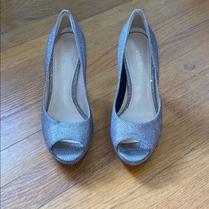 Enzo Angiolini Size 5 Silver Sparkle Heel
